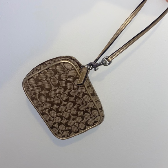 Coach beige wristlet - Picture 2 of 7